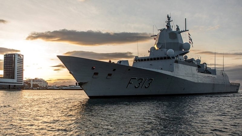 Норвежский фрегат УРО Helge Ingstad